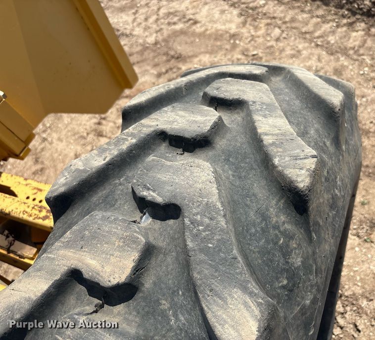 image for item EF3005 2009 John Deere 770D motor grader