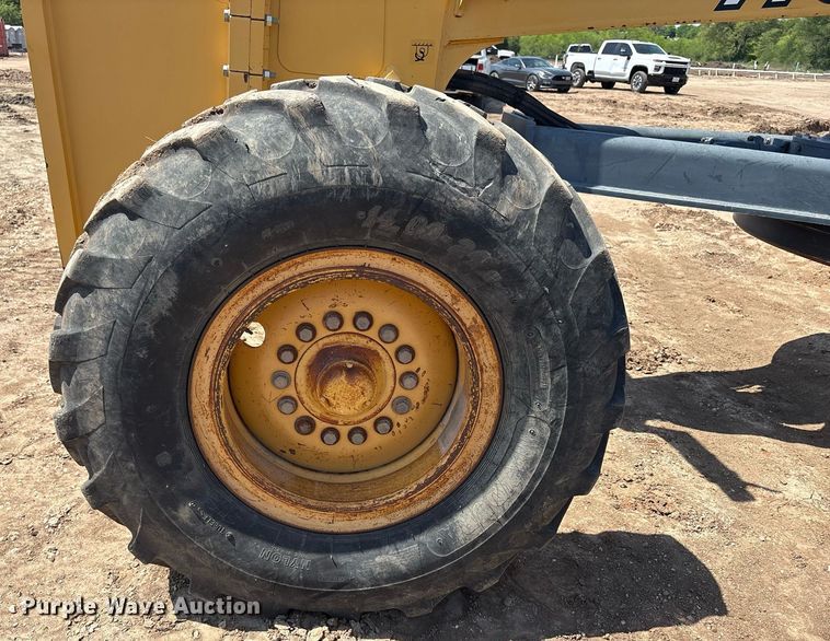 image for item EF3005 2009 John Deere 770D motor grader