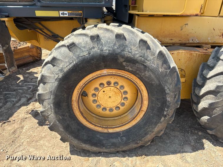 image for item EF3005 2009 John Deere 770D motor grader