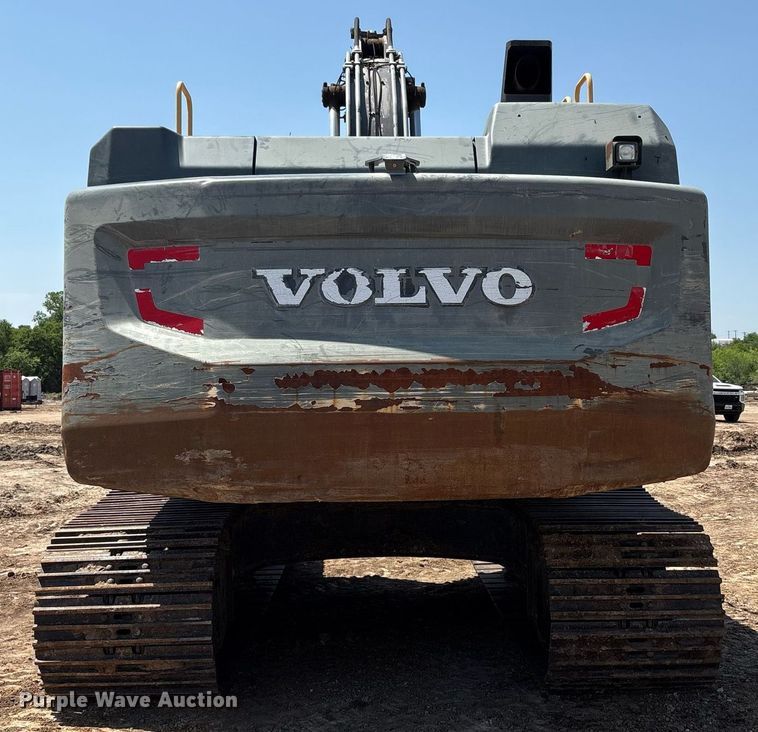 image for item EF3006 2015 Volvo EC350EL excavator