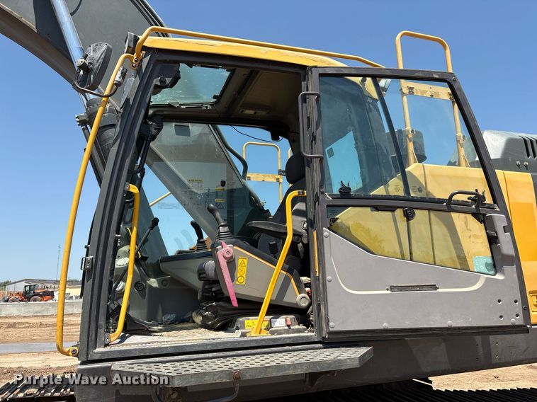 image for item EF3006 2015 Volvo EC350EL excavator