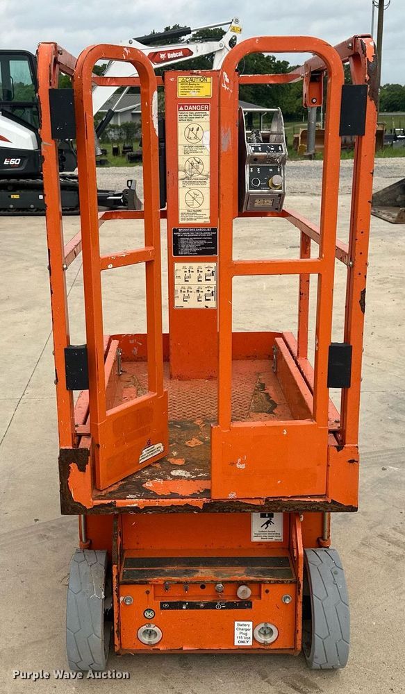 image for item EF3020 2018 Snorkel TM12E vertical lift