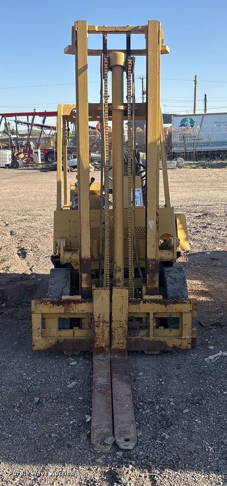image for item EF3026 Yale GP-050 forklift