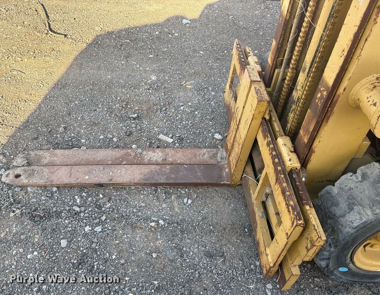 image for item EF3026 Yale GP-050 forklift