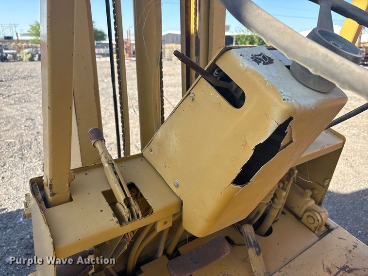 image for item EF3026 Yale GP-050 forklift