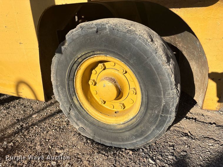 image for item EF3026 Yale GP-050 forklift