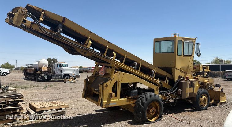 image for item EF3035 1979 Athey 7-12D windrow elevator