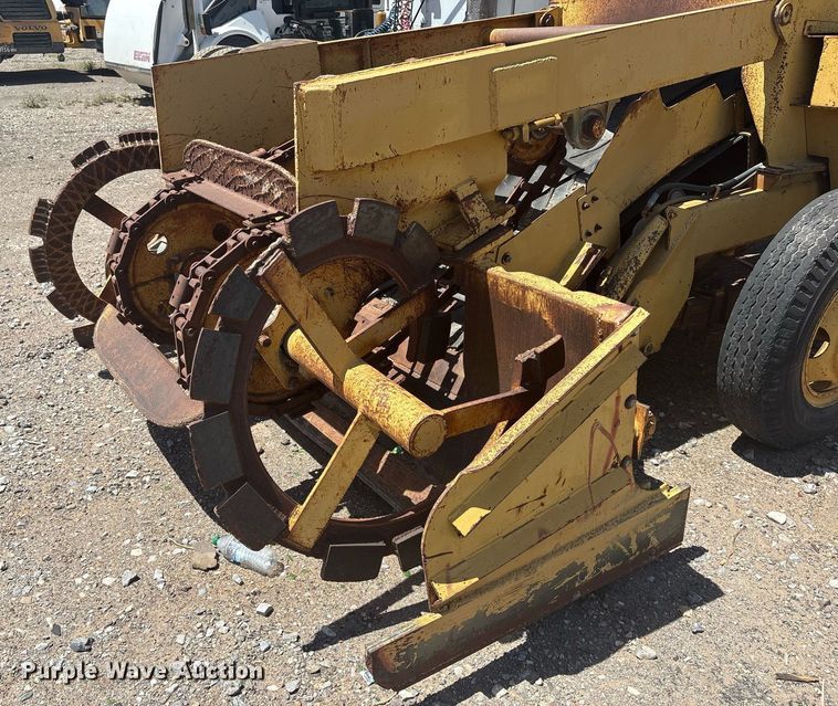 image for item EF3035 1979 Athey 7-12D windrow elevator