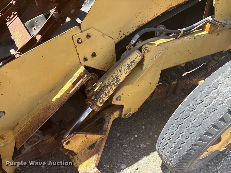 image for item EF3035 1979 Athey 7-12D windrow elevator