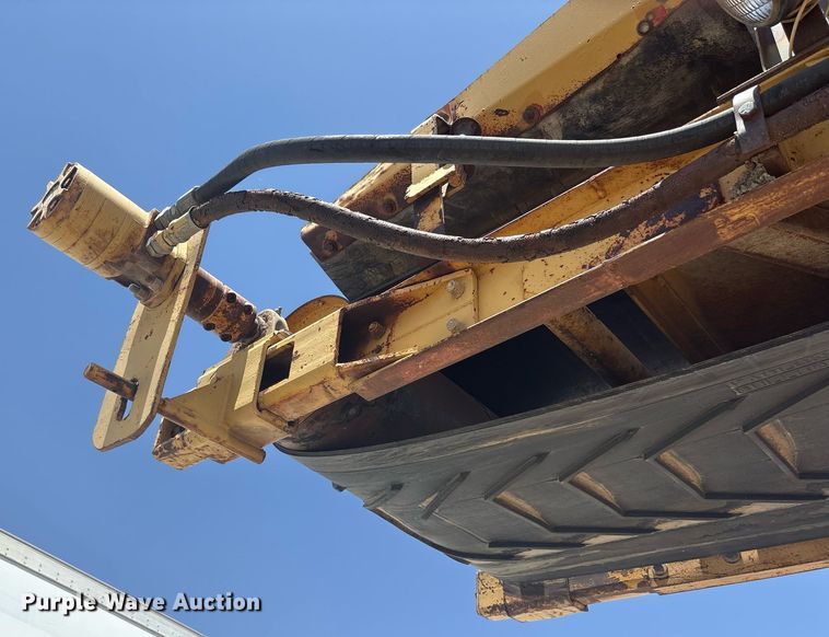 image for item EF3035 1979 Athey 7-12D windrow elevator