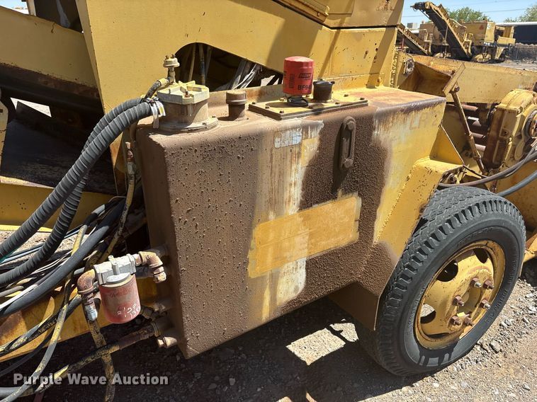 image for item EF3035 1979 Athey 7-12D windrow elevator