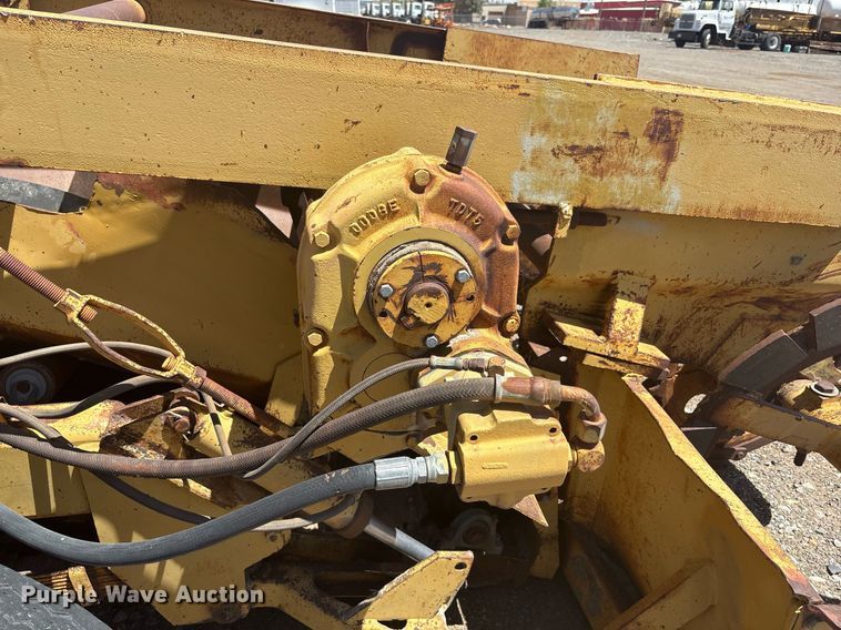 image for item EF3035 1979 Athey 7-12D windrow elevator
