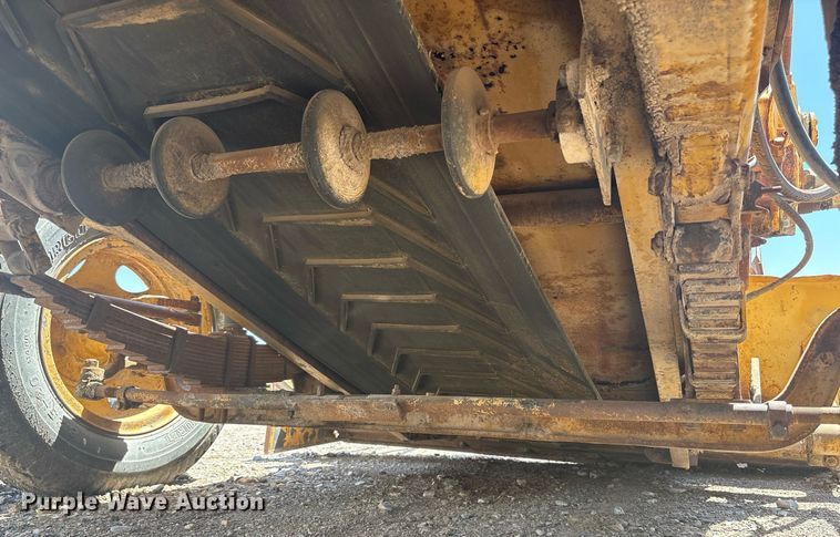 image for item EF3035 1979 Athey 7-12D windrow elevator