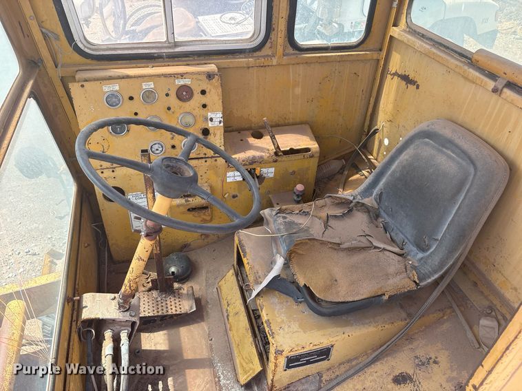 image for item EF3035 1979 Athey 7-12D windrow elevator