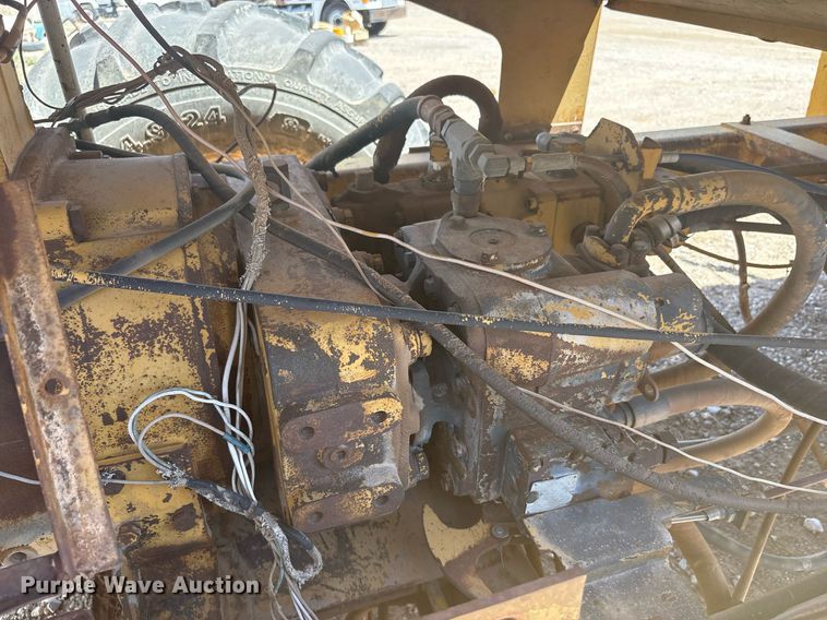 image for item EF3035 1979 Athey 7-12D windrow elevator