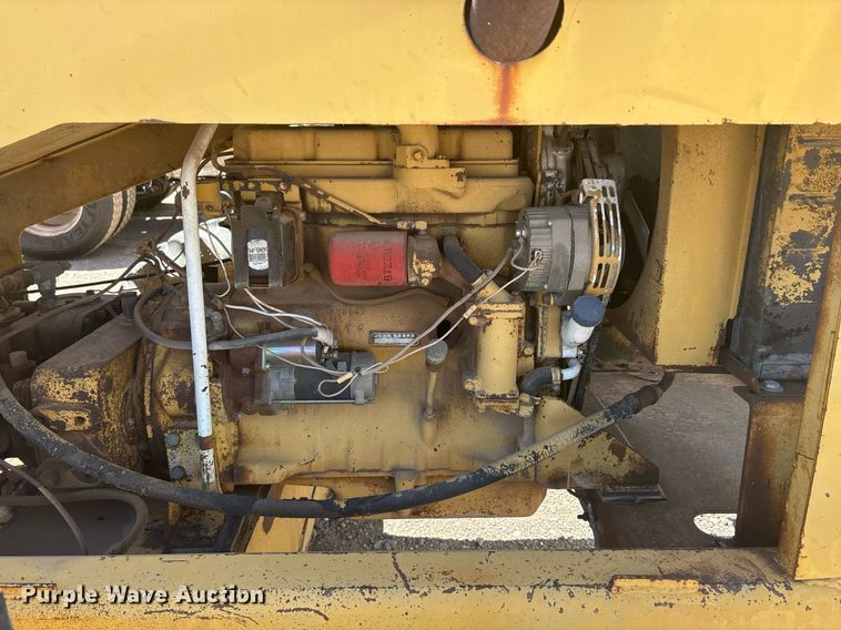 image for item EF3035 1979 Athey 7-12D windrow elevator