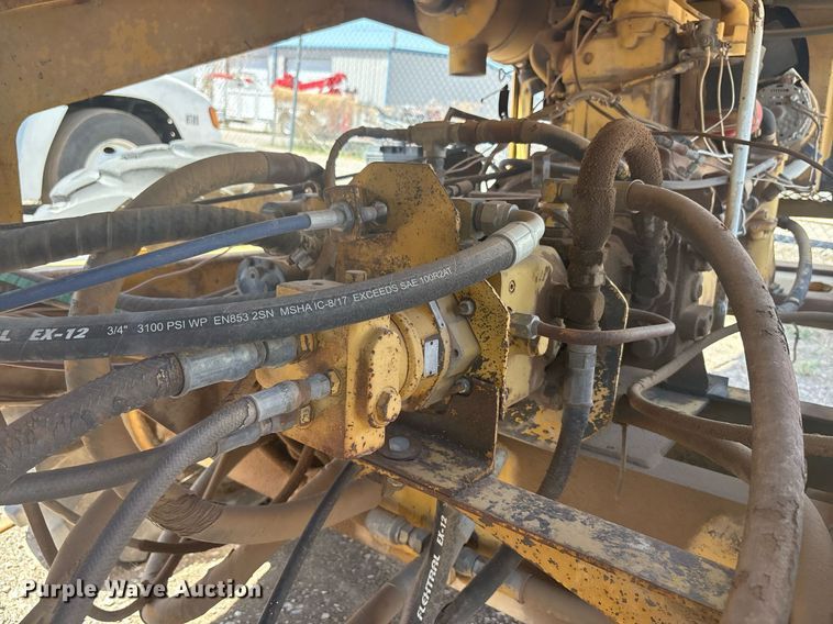 image for item EF3035 1979 Athey 7-12D windrow elevator