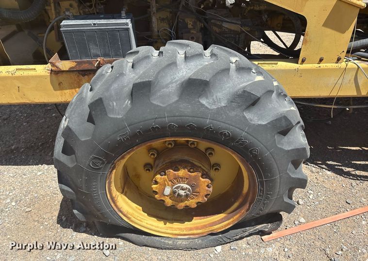 image for item EF3035 1979 Athey 7-12D windrow elevator