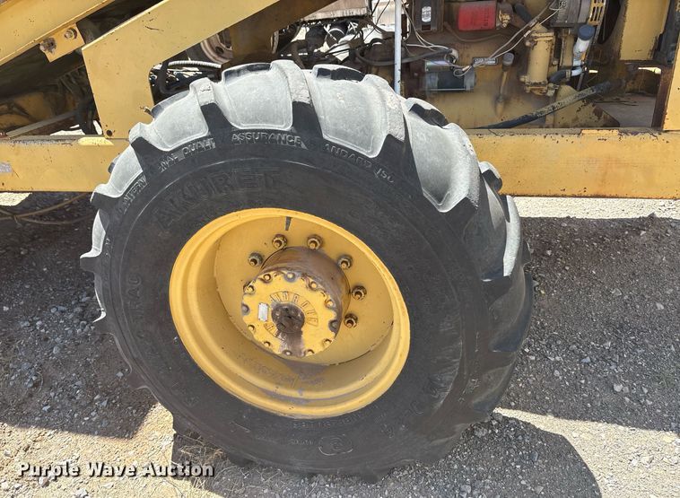 image for item EF3035 1979 Athey 7-12D windrow elevator
