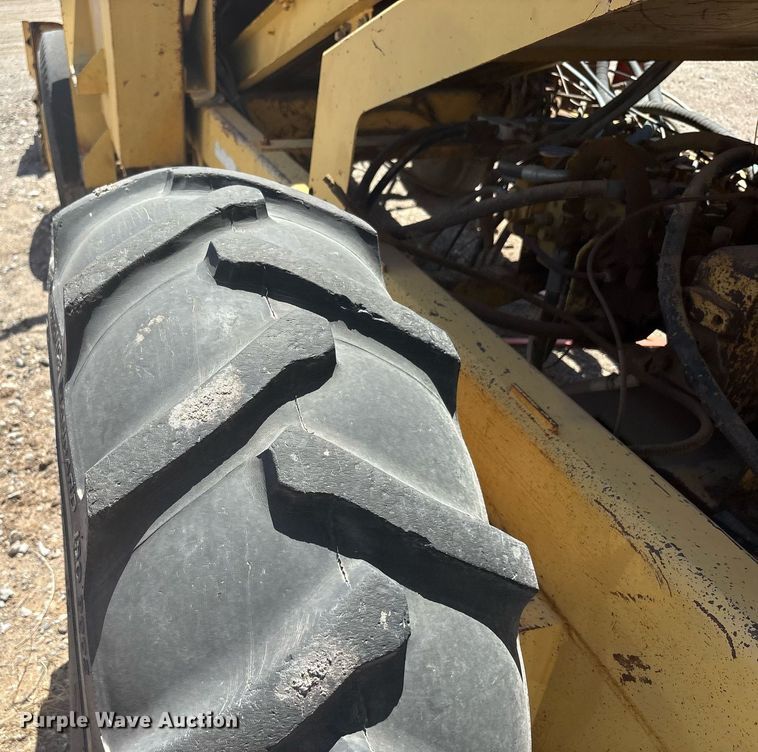 image for item EF3035 1979 Athey 7-12D windrow elevator