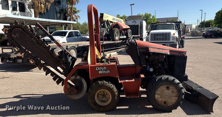 image for item EF3038 2005 Ditch Witch RT40 trencher