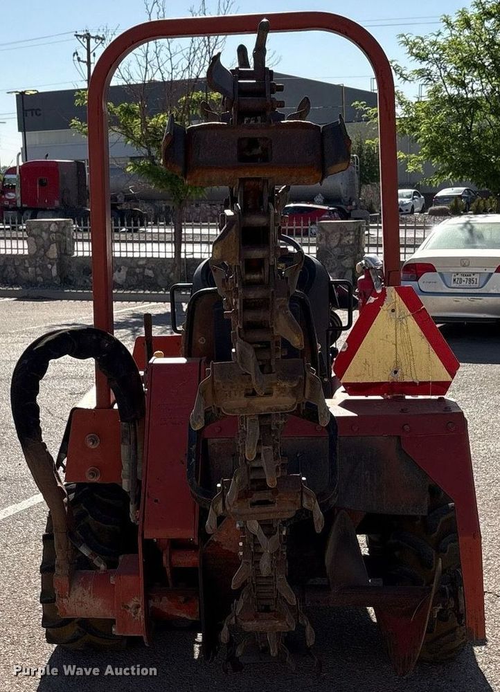 image for item EF3038 2005 Ditch Witch RT40 trencher