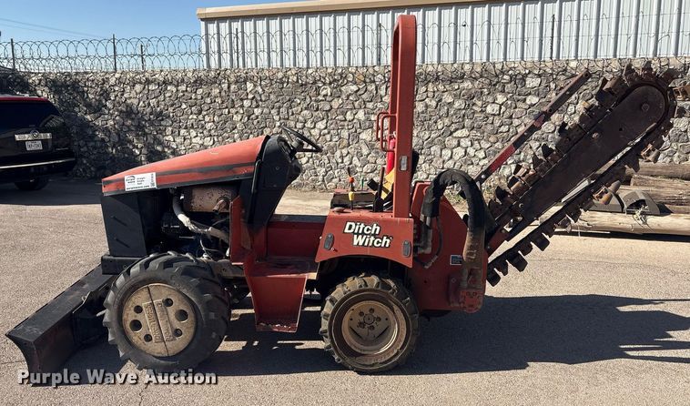 image for item EF3038 2005 Ditch Witch RT40 trencher