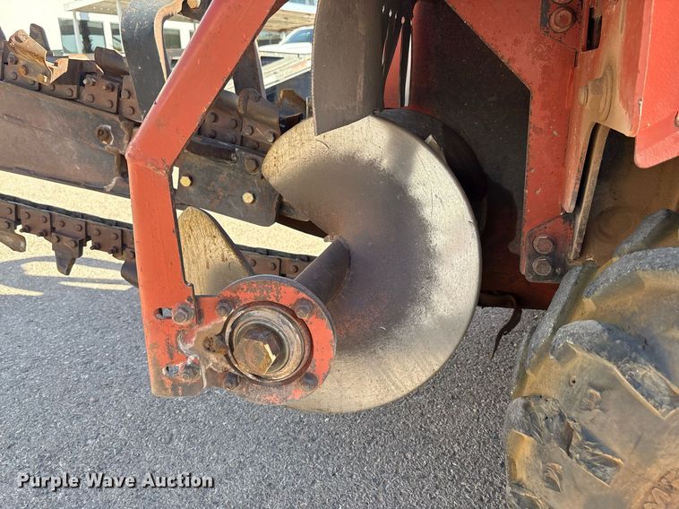 image for item EF3038 2005 Ditch Witch RT40 trencher