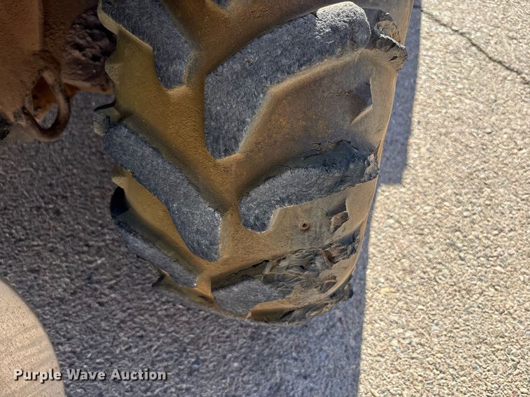 image for item EF3038 2005 Ditch Witch RT40 trencher