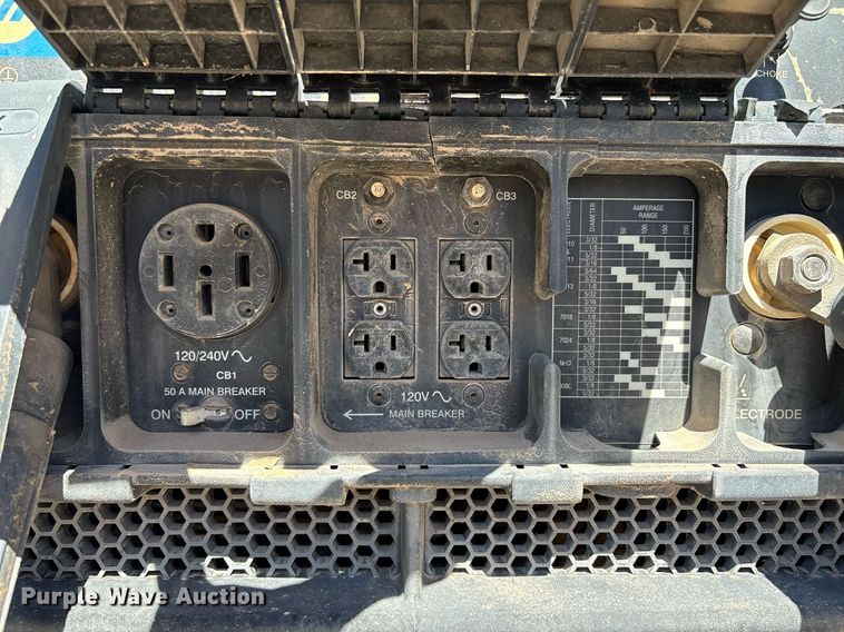 image for item EF3042 Miller Bobcat 225 welder/generator