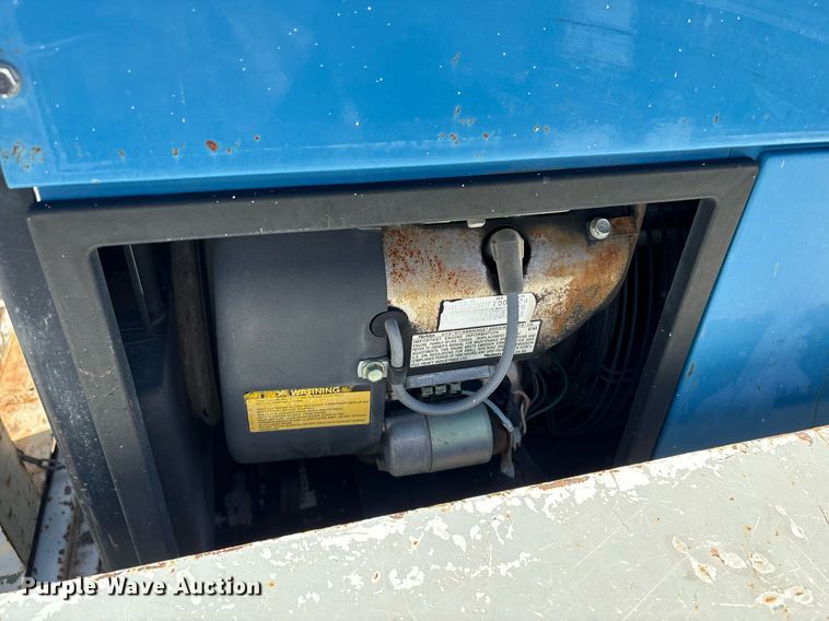 image for item EF3042 Miller Bobcat 225 welder/generator