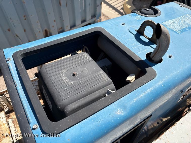 image for item EF3042 Miller Bobcat 225 welder/generator