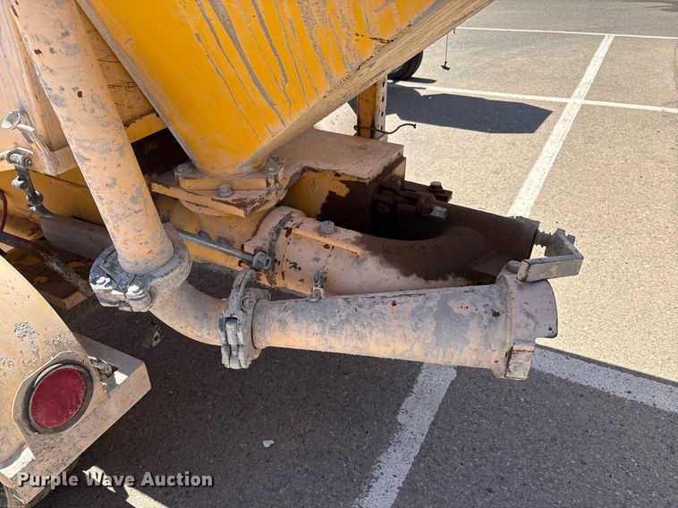 image for item EF3044 Mayco C-30HDN concrete pump