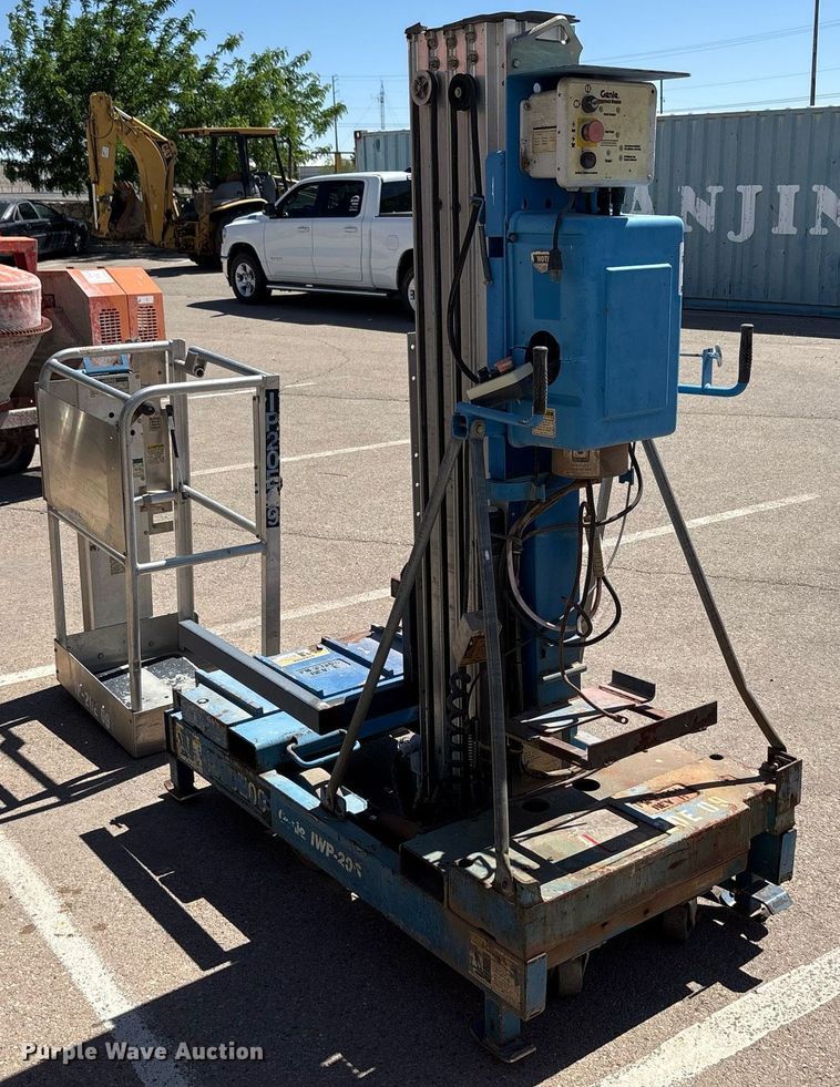 image for item EF3045 2001 Genie IWP 20S DC vertical lift