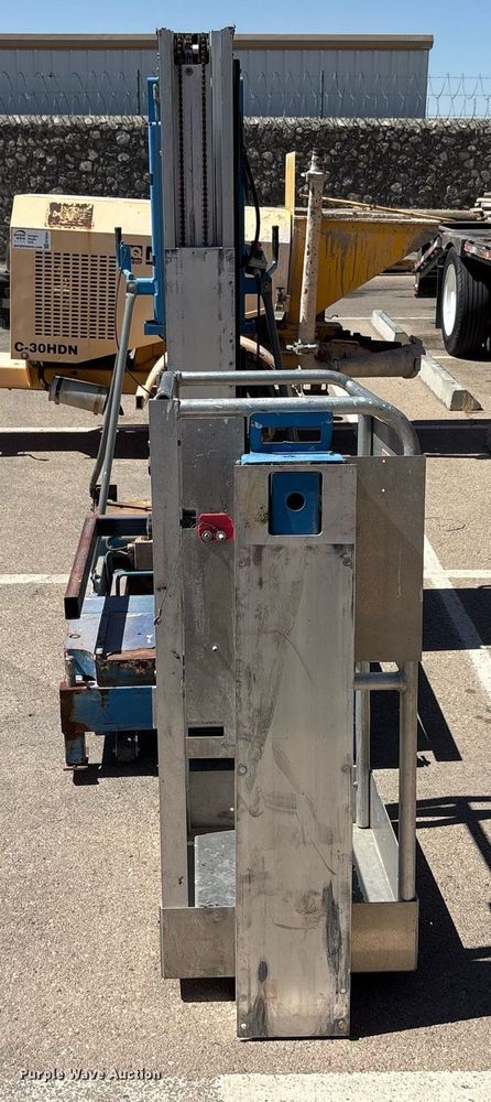 image for item EF3045 2001 Genie IWP 20S DC vertical lift