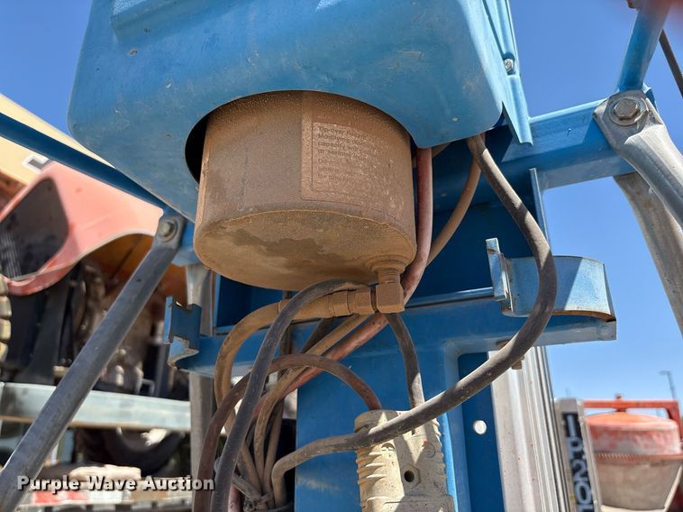 image for item EF3045 2001 Genie IWP 20S DC vertical lift