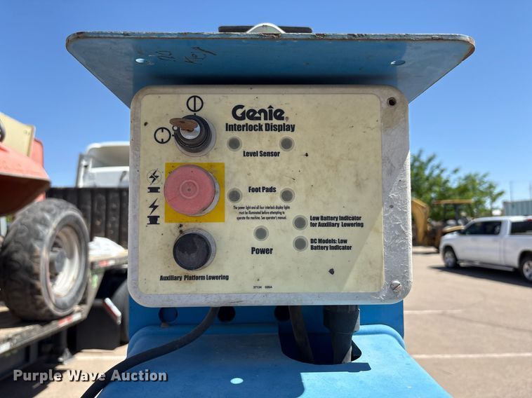 image for item EF3045 2001 Genie IWP 20S DC vertical lift