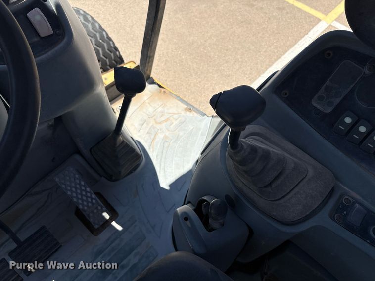 image for item EF3050 2001 Caterpillar 420D backhoe