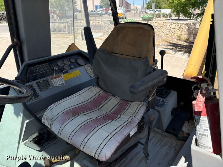 image for item EF3051 1996 Caterpillar 426B backhoe