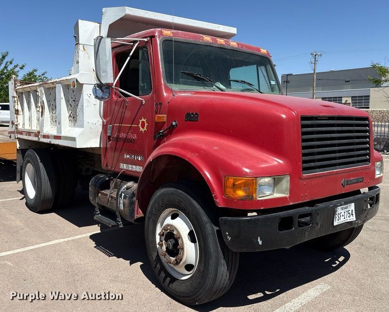 image for item EF3052 2001 International 4900 dump truck