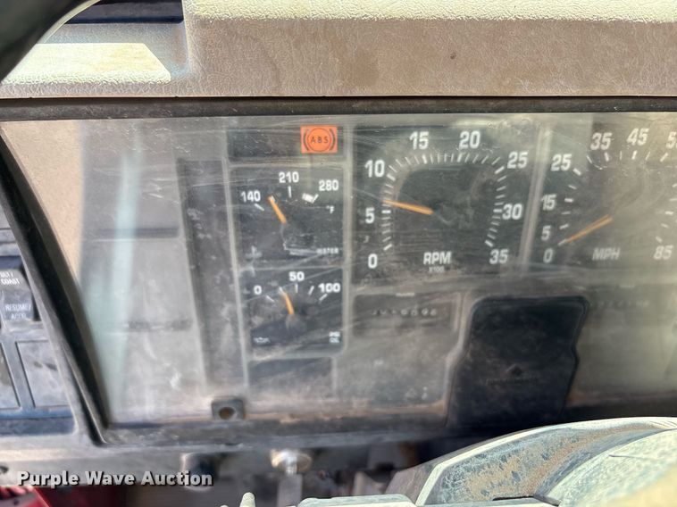 image for item EF3052 2001 International 4900 dump truck