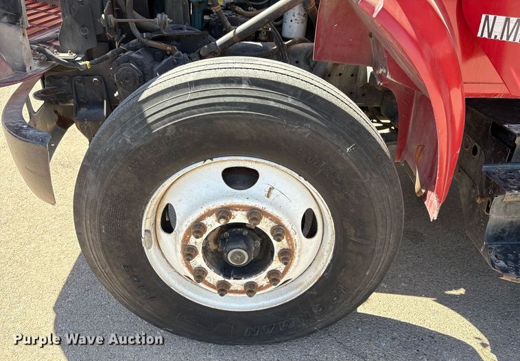 image for item EF3052 2001 International 4900 dump truck