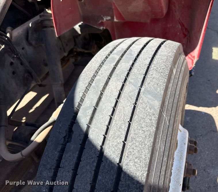 image for item EF3052 2001 International 4900 dump truck