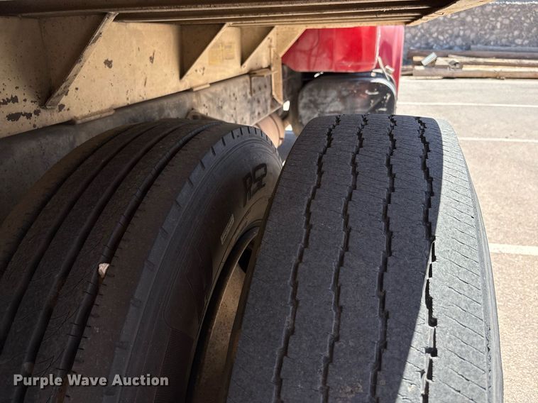 image for item EF3052 2001 International 4900 dump truck