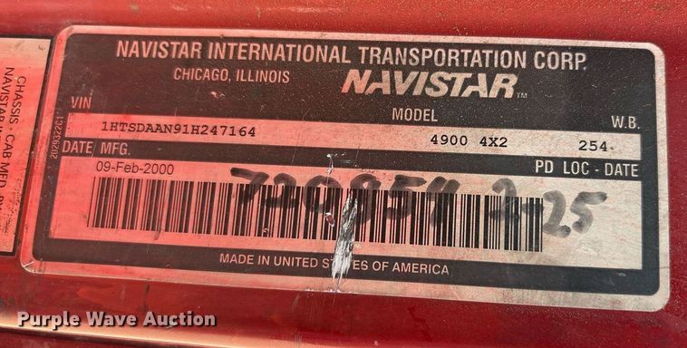 image for item EF3052 2001 International 4900 dump truck