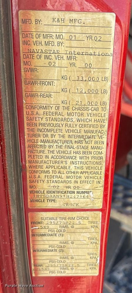 image for item EF3052 2001 International 4900 dump truck