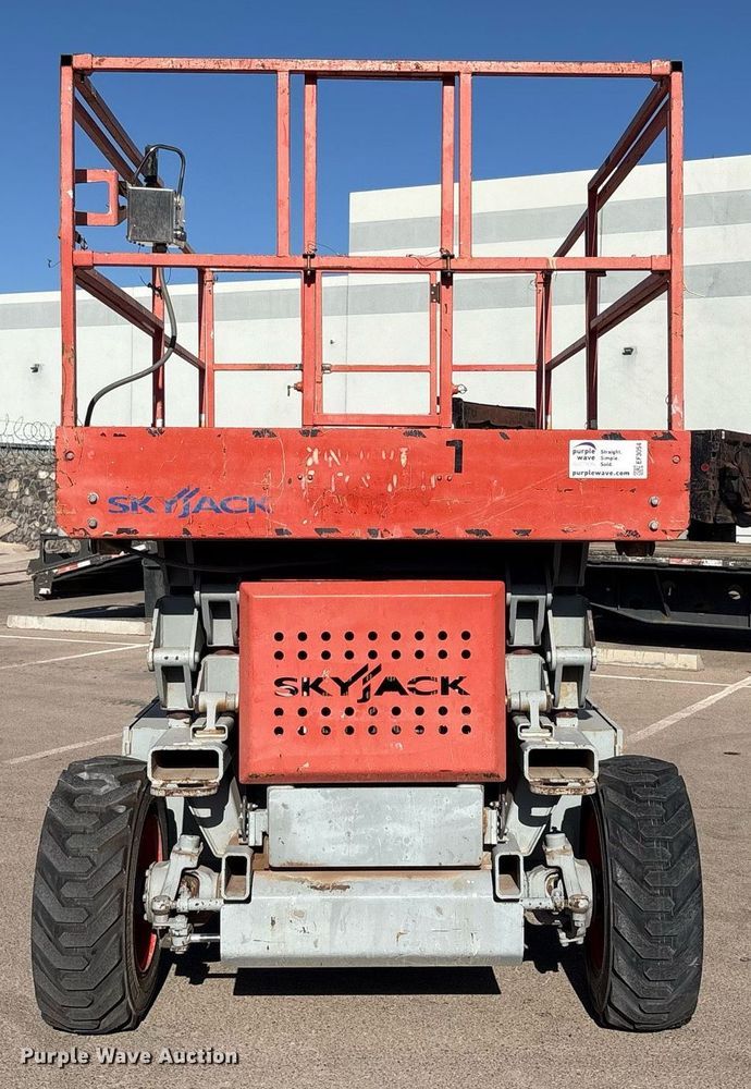 image for item EF3054 Skyjack SJ7127 scissor lift
