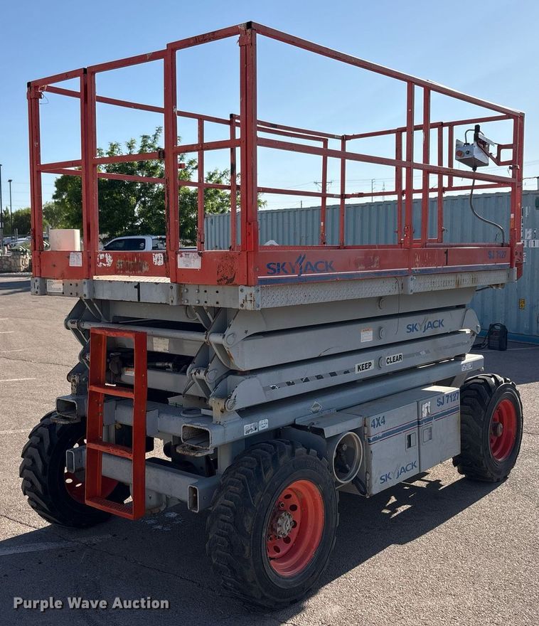 image for item EF3054 Skyjack SJ7127 scissor lift