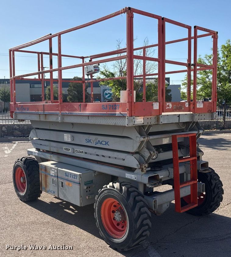 image for item EF3054 Skyjack SJ7127 scissor lift
