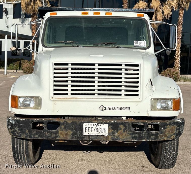image for item EF3055 1999 International 4700 dump truck